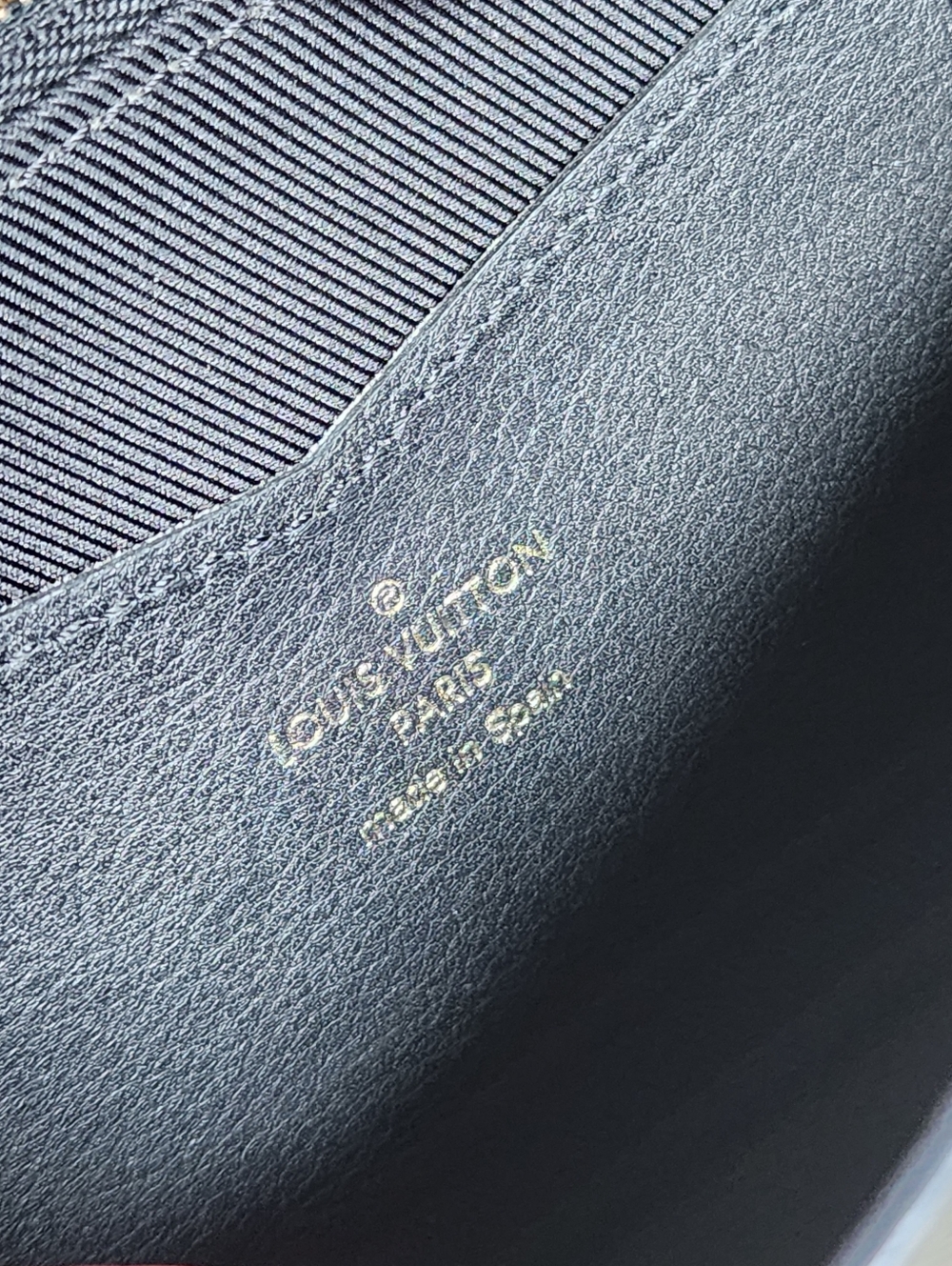 Authentic Louis Vuitton Black Leather Lockme Wallet - Picture 15 of 16